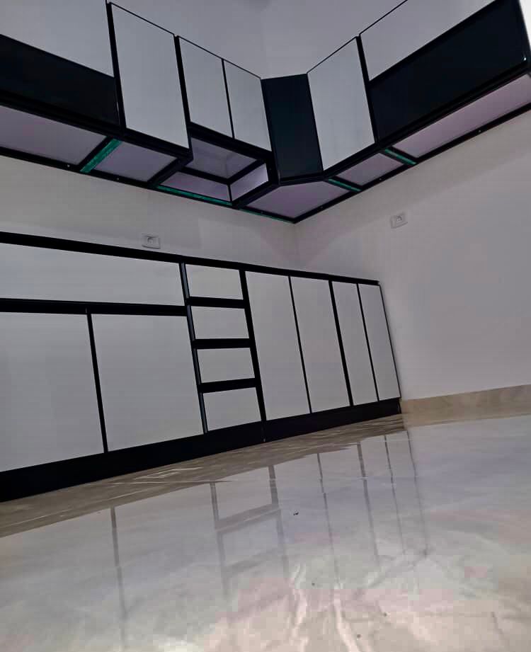 مطبخ ألمنيوم أسود وأبيض